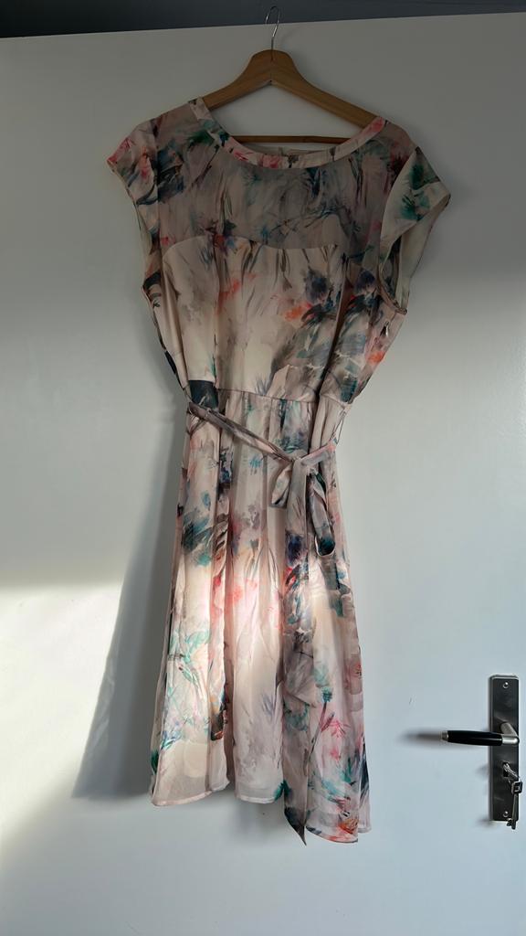 Zomerjurk van steps, Ophalen of Verzenden, Zo goed als nieuw, Maat 46/48 (XL) of groter, Onder de knie
