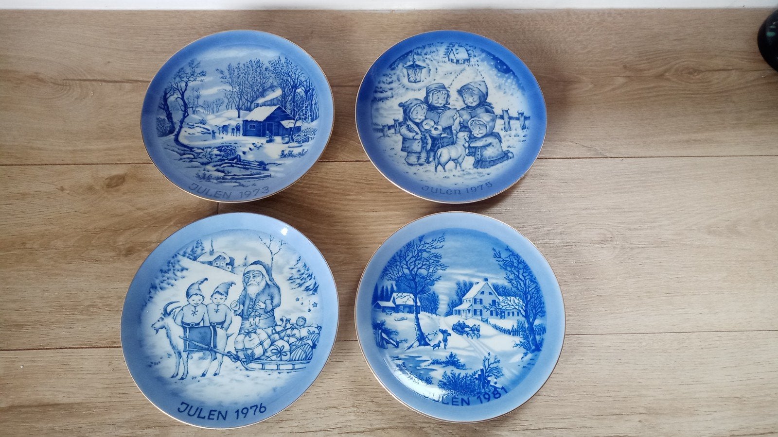 Set van 4 Zweedse blauw-witte Kerstborden - 1973/1975/1976/1, Antiek en Kunst, Ophalen