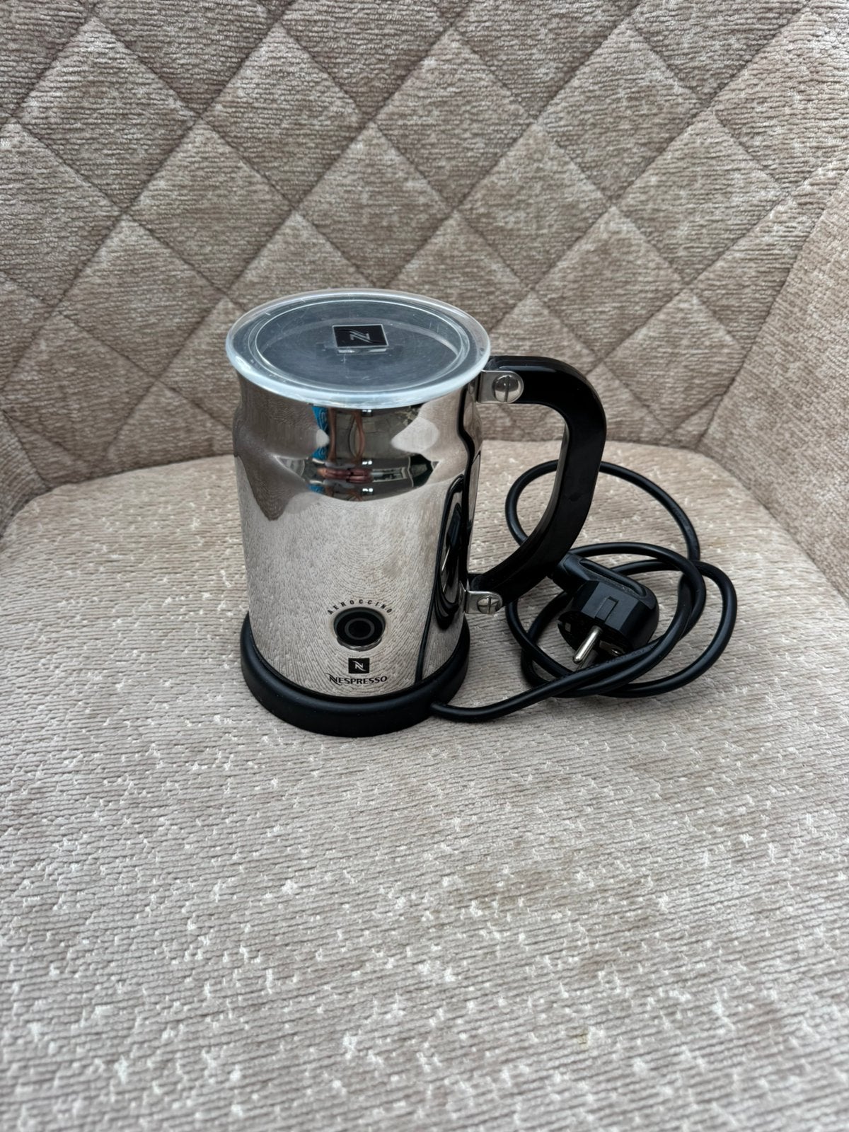 Nespresso Aeroccino Plus, Witgoed en Apparatuur, Ophalen, Zo goed als nieuw, Elektrische melkopschuimer