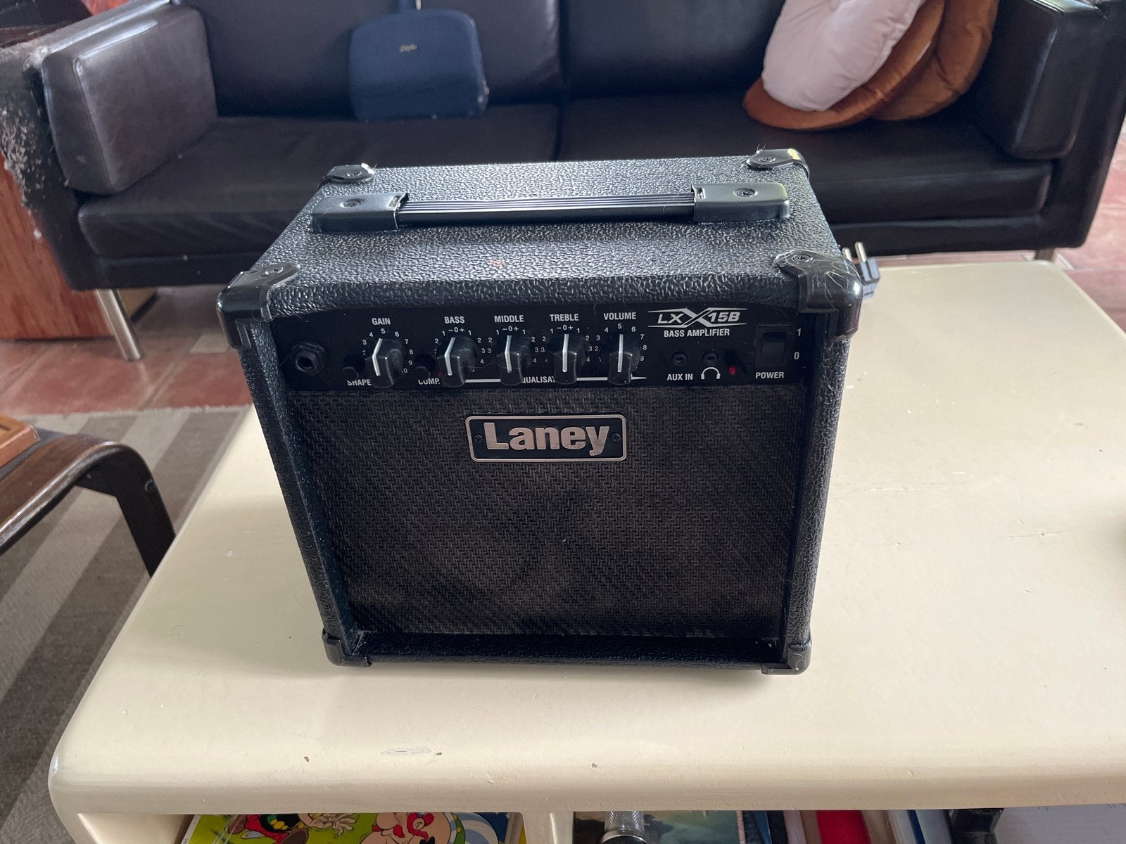 Laney LX15B Basgitaarversterker - zgan, Compact en Krachtig, Muziek en Instrumenten, Ophalen, Gebruikt, Basgitaar, Minder dan 50 watt