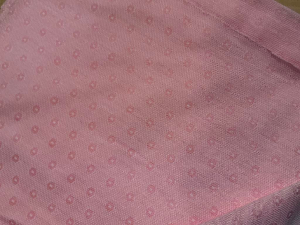 Stof roze met patroon lap is 4 meter 60 bij 1 meter 40, Hobby en Vrije tijd, Stoffen en Lappen, Overige materialen, 120 cm of meer
