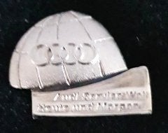 Audi Service Welt pin, Verzamelen, Speldjes, Pins en Buttons, Ophalen of Verzenden, Nieuw, Transport, Speldje of Pin