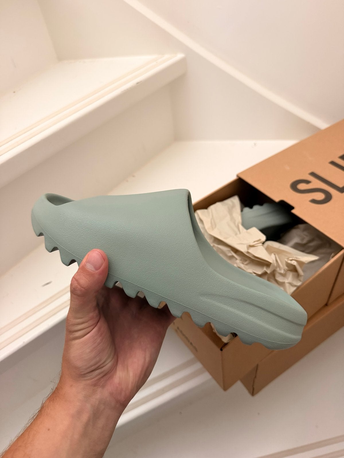 Adidas Yeezy Slide Salt - Maat 44.5, Ophalen of Verzenden, Nieuw, Overige kleuren, Slippers
