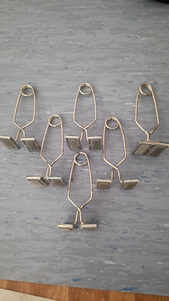 Te Koop. 6 Tapijt spanners., Ophalen