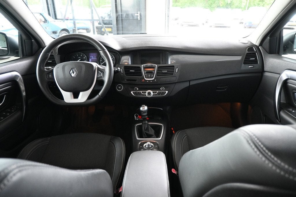 Renault Laguna Estate 2.0 16V Dynamique Clima Navigatie Crui, Auto's, Laguna, Stof, Gebruikt, 4 cilinders
