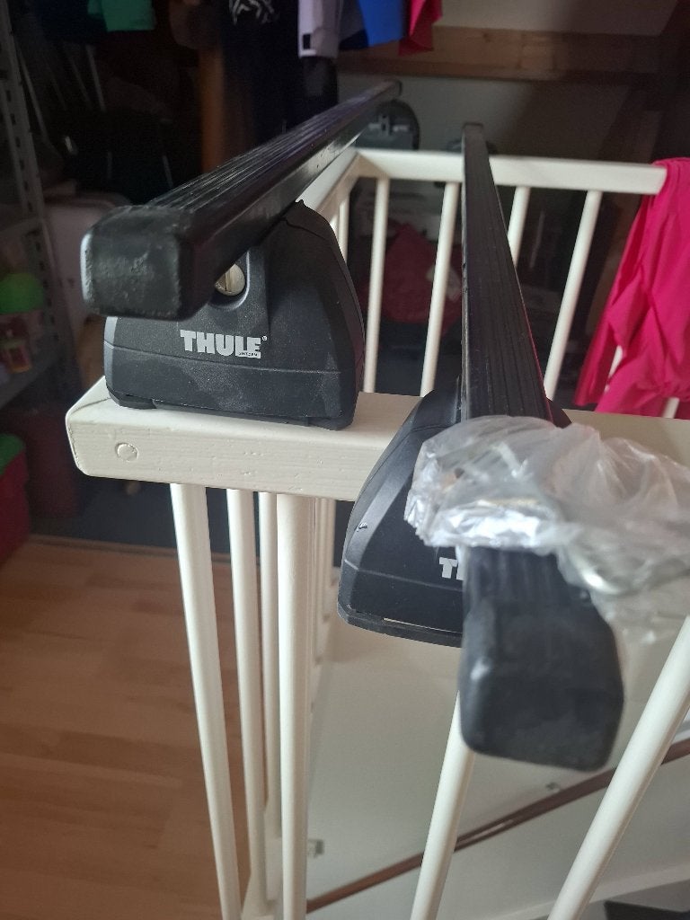 Thule dakdragers met slot, Ophalen, Zo goed als nieuw