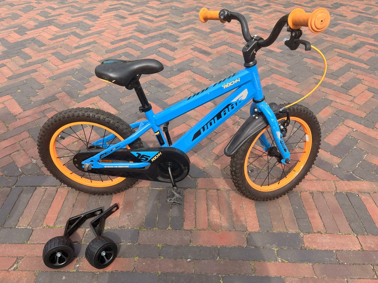 Volare Rocky Kinderfiets 16 inch met zijwieltjes, Fietsen en Brommers, Fietsen | Kinderfietsjes, Ophalen, Terugtraprem, Zijwieltjes