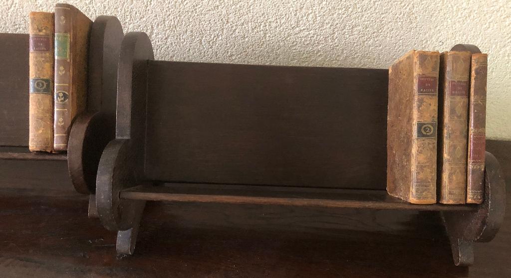 2 antieke eiken staande boekenschapjes, Boeken, Verzenden, Gelezen