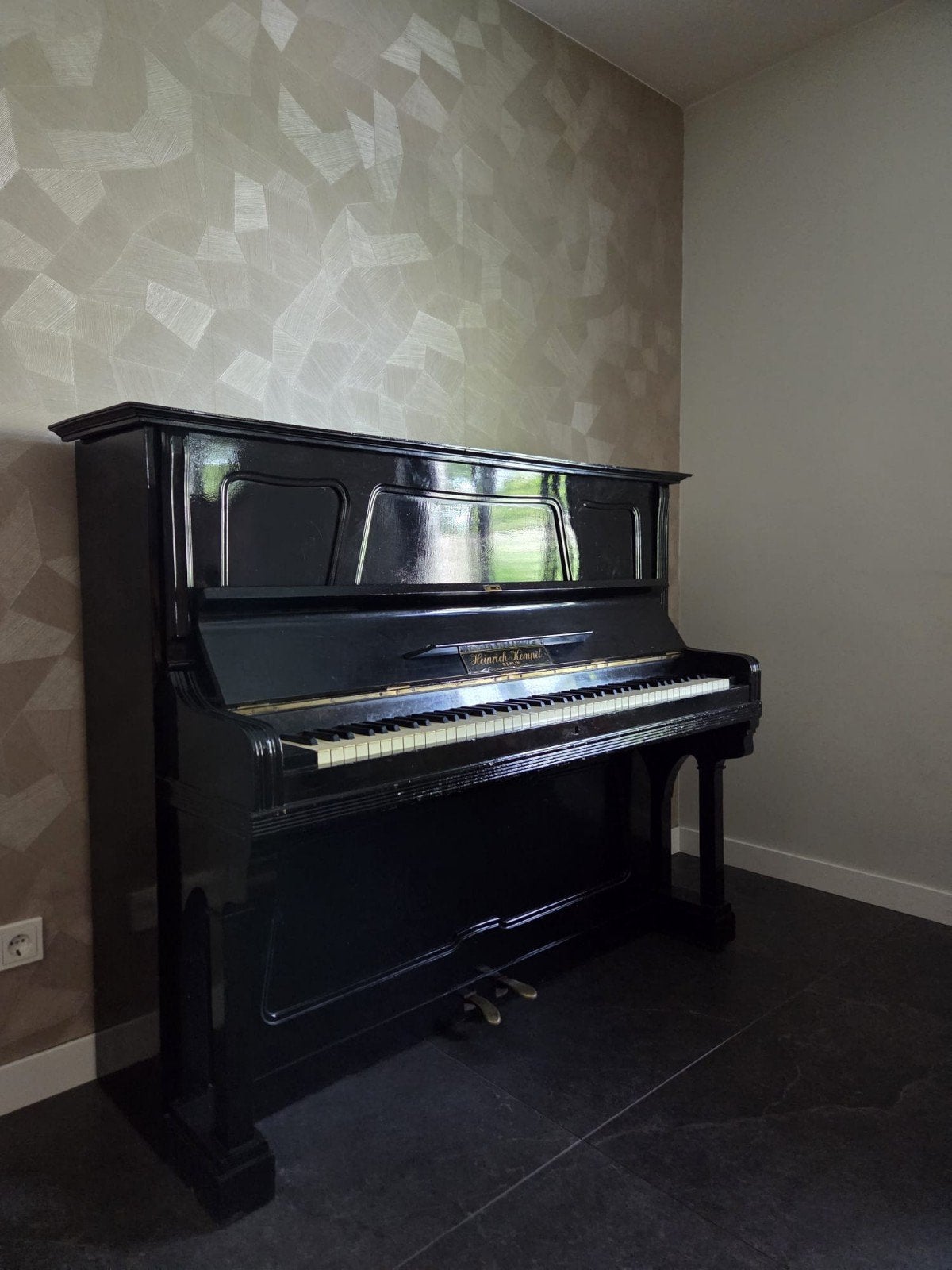 Gratis af te halen: Antieke piano voor decoratie, Ophalen, Gebruikt, Zwart, Piano