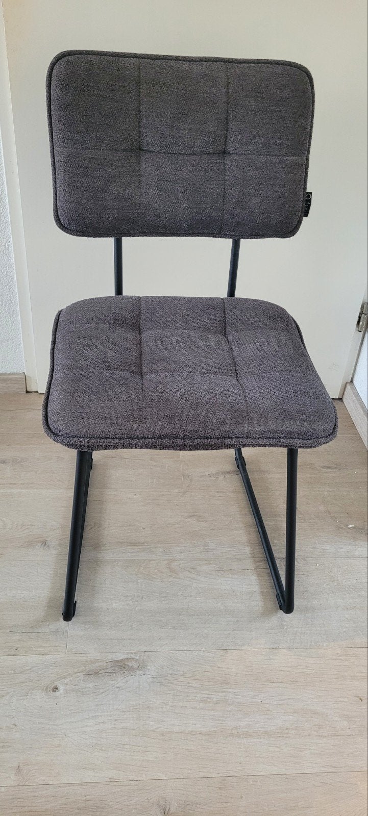 3 donkergrijze eetkamerstoelen merk O-form, Ophalen, Gebruikt, Metaal, Grijs