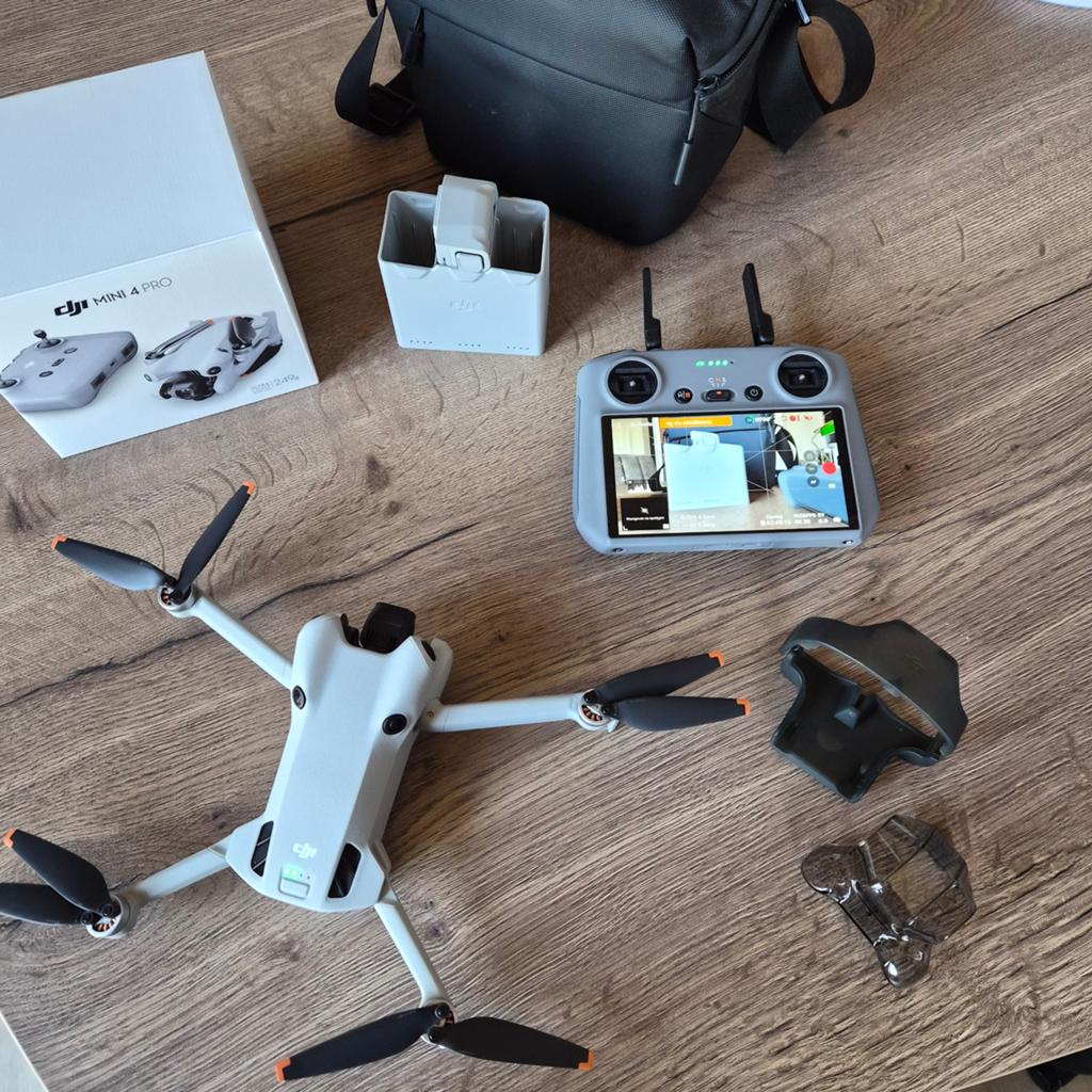 DJI Mini 4 Pro met Smart Remote RC2, Audio, Tv en Foto, Drones, Zo goed als nieuw, Cameradrone, Topkwaliteit, DJI, Minder dan 250 gram