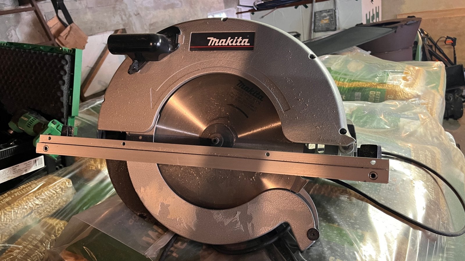 Makita 5143R Cirkelzaag - 2200W - 355mm, Ophalen, Cirkelzaag, Zo goed als nieuw, 30 tot 70 mm