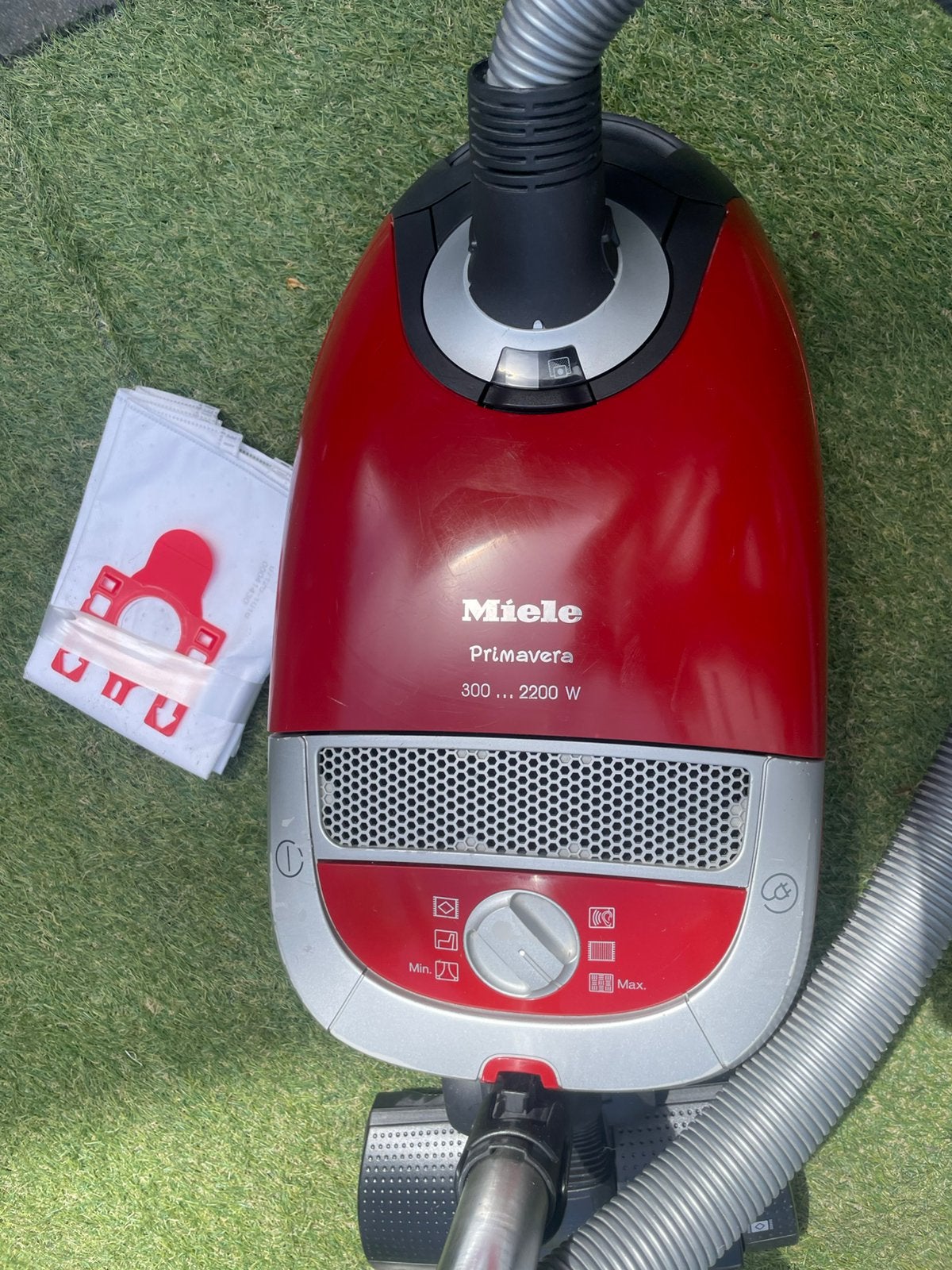 Zeer sterk miele stofzuiger2200watt+5nieuw stofzuigerzakken, Ophalen, Zo goed als nieuw, 2000 watt of meer