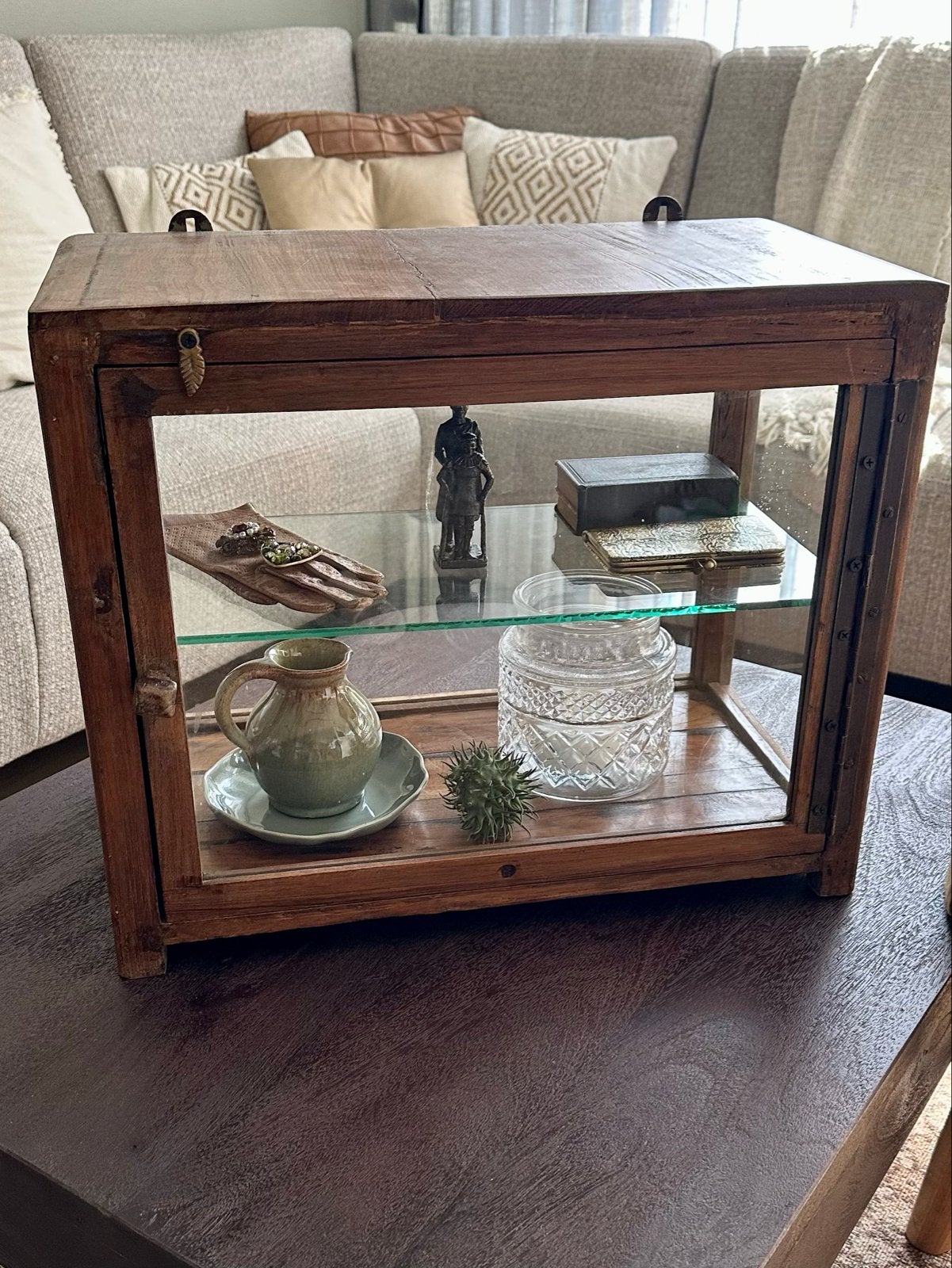 Antiek houten vitrinekastje / pronkkastje, Huis en Inrichting, Kasten | Vitrinekasten, Ophalen, Met plank(en), Minder dan 50 cm