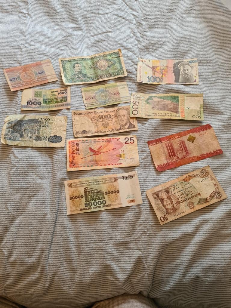 Collectie buitenlandse bankbiljetten, Postzegels en Munten, Ophalen of Verzenden