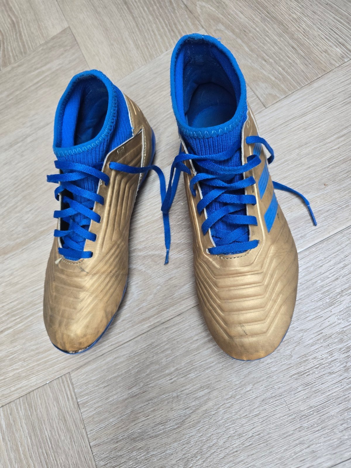Adidas Predator voetbalschoenen goud/blauw maat fr 38,6, Ophalen, Gebruikt, Schoenen