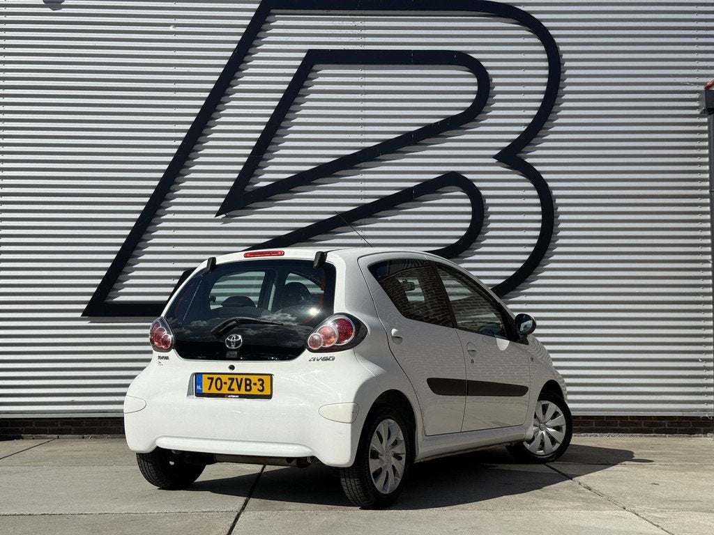 Toyota Aygo 1.0 VVT-i Comfort 2e Eigenaar|Airco|Bluetooth|El, Voorwielaandrijving, Euro 5, Stof, Gebruikt