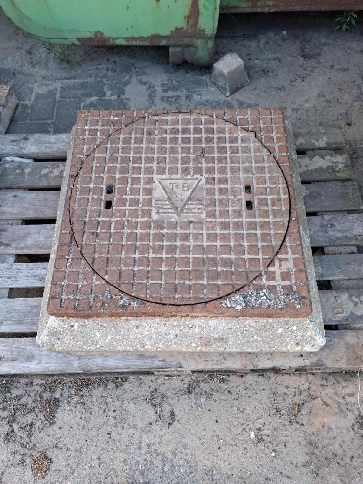 Riolering putdeksel, 17 cm hoog, Ophalen