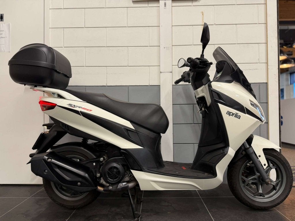 Aprilia SXR 50 E5, Fietsen en Brommers, Niet ingevuld, Gebruikt, Maximaal 45 km/u, Niet ingevuld