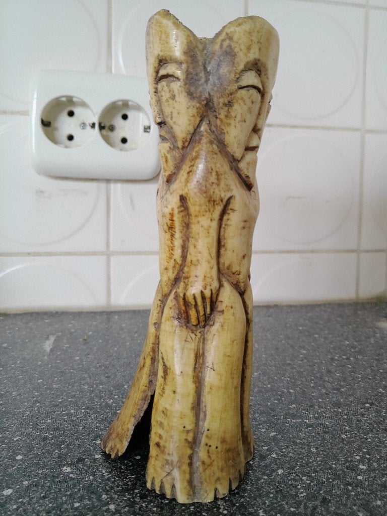 Afrikaans ceremonieel beeld van been driekoppig 16cm Congo, 16 cm, Handgemaakt, Beeld, Afrika