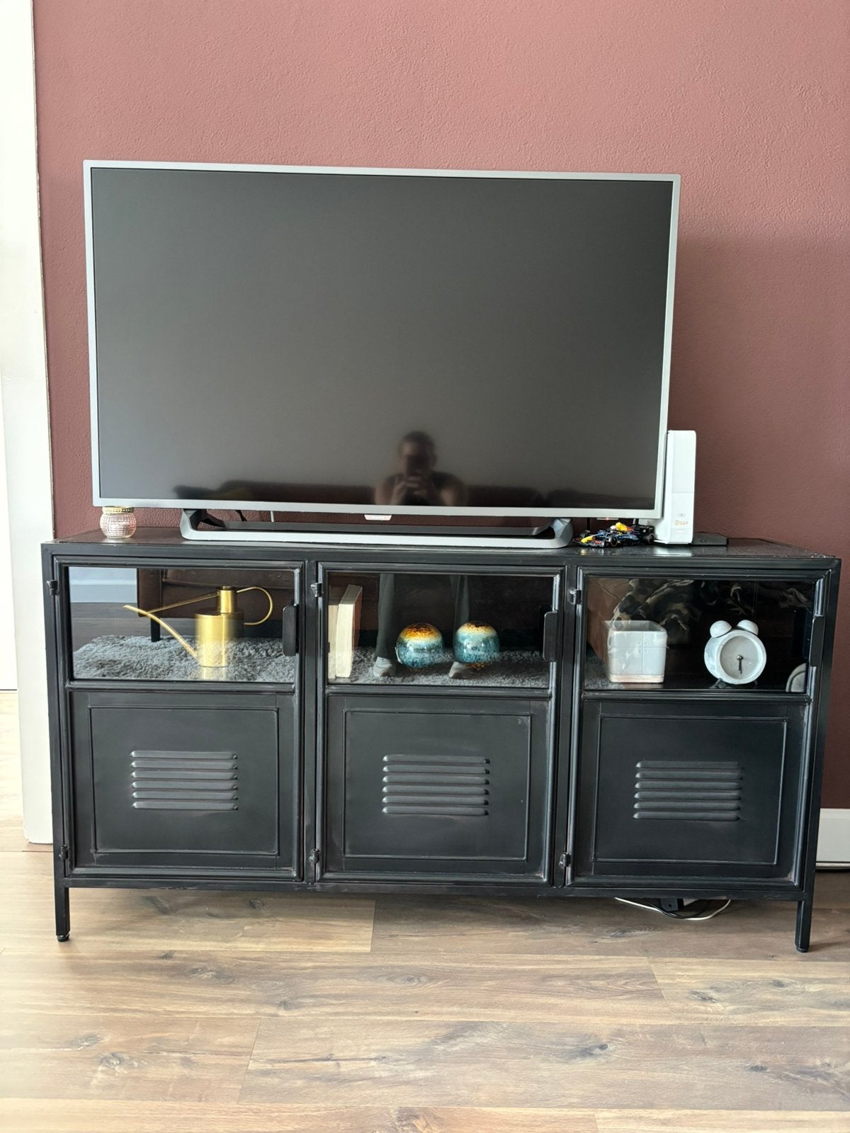 Tv meubel en hoge kast, Huis en Inrichting, Ophalen, 100 tot 150 cm, Zo goed als nieuw, Metaal