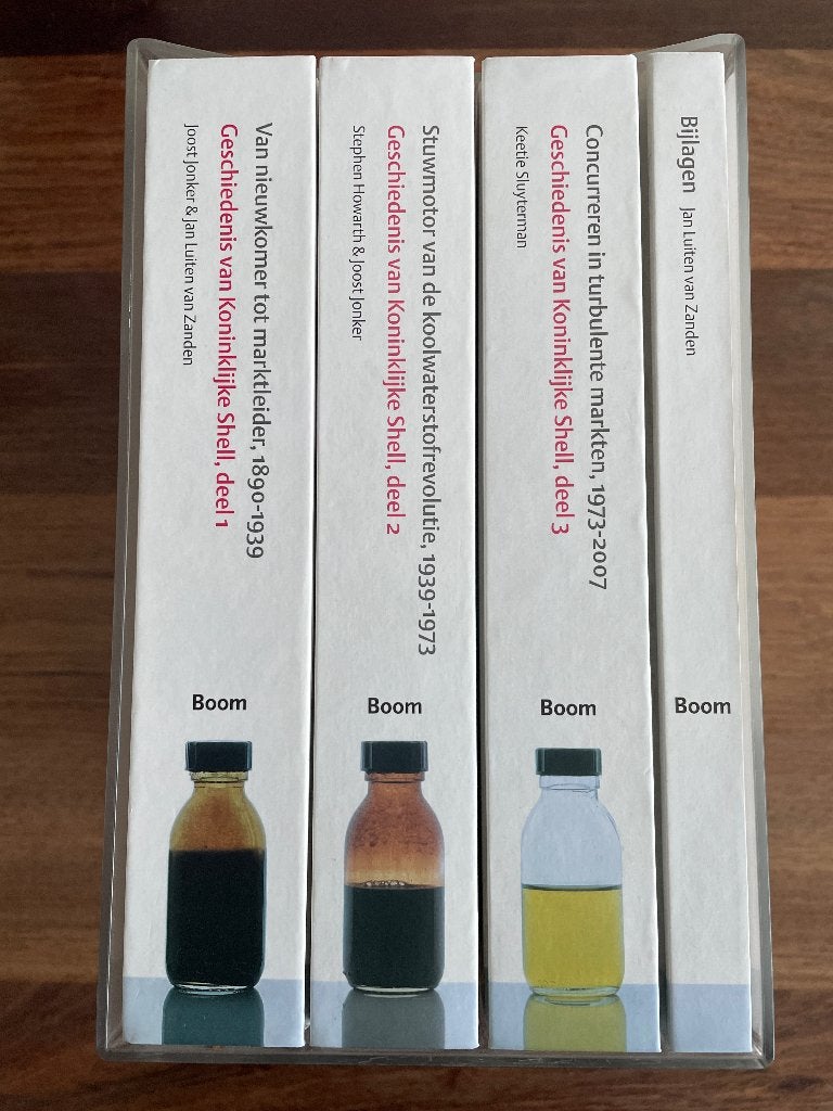 Boekenset Jubileumboek Geschiedenis Koninklijke Shell NIEUW, Boeken, Ophalen of Verzenden, 20e eeuw of later, Nieuw