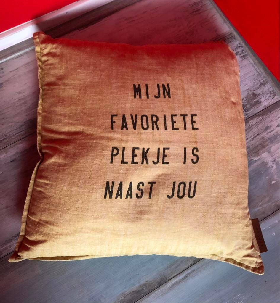 Zusss Kussen met tekst "Mijn favoriete plekje is naast jou", Ophalen of Verzenden, Zo goed als nieuw, Beige, Vierkant