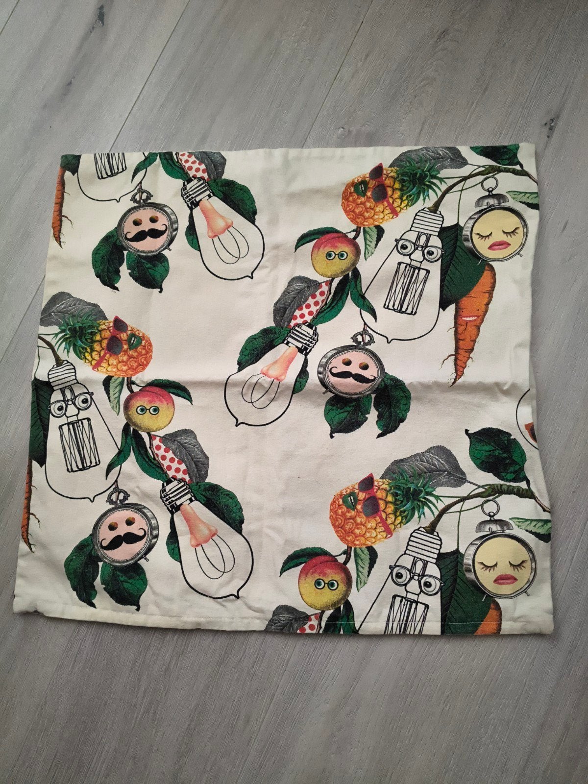 Kussenhoes 47x47cm met 2 verschillende kanten, Huis en Inrichting, Overige merken, Dubbelzijdig, Meerkleurig, Ophalen of Verzenden