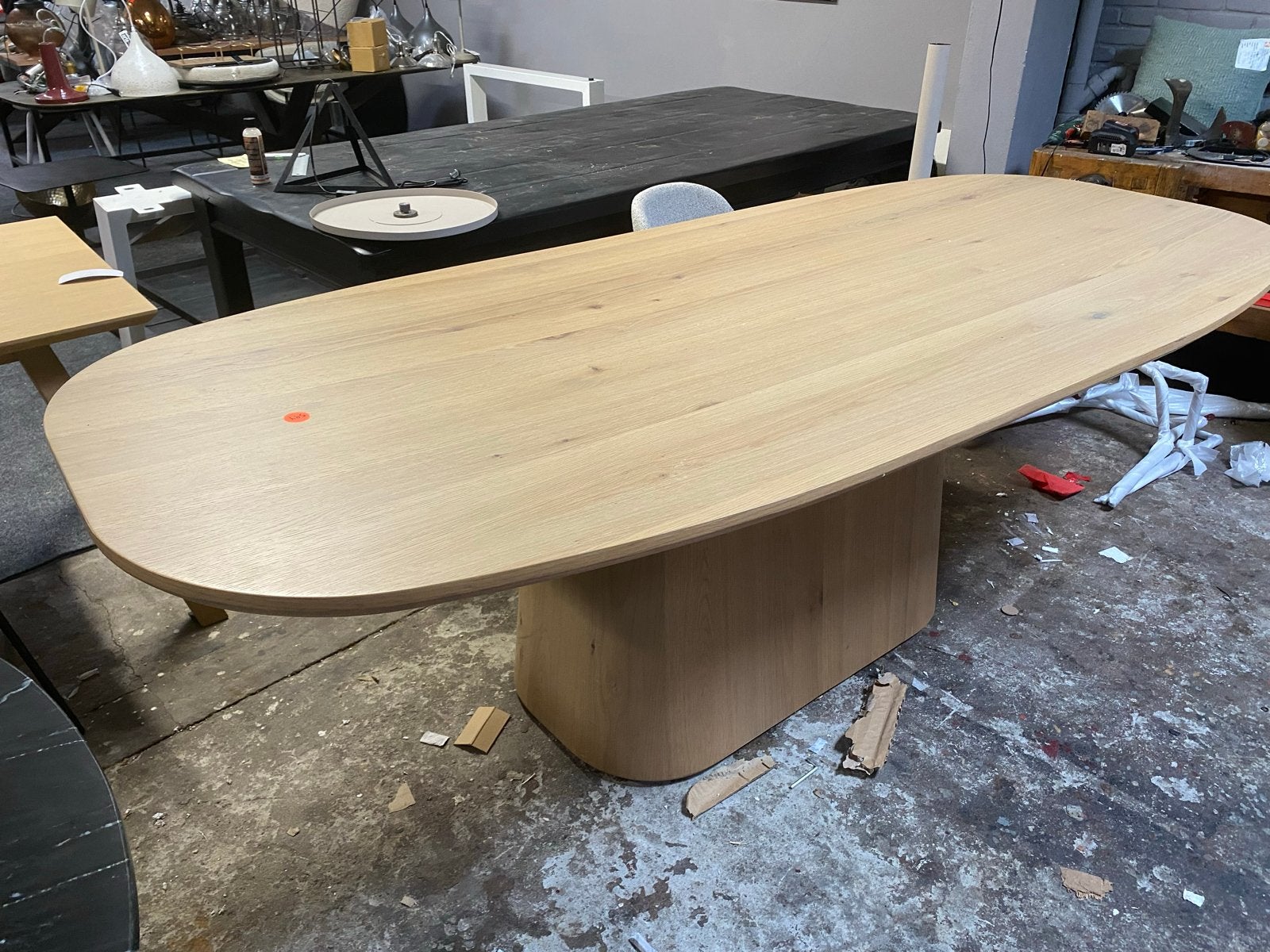 Deense Ovale Eettafel 250/300x100 Licht Eiken met middenpoot, Ophalen, 100 tot 150 cm, Eikenhout, Vijf personen of meer