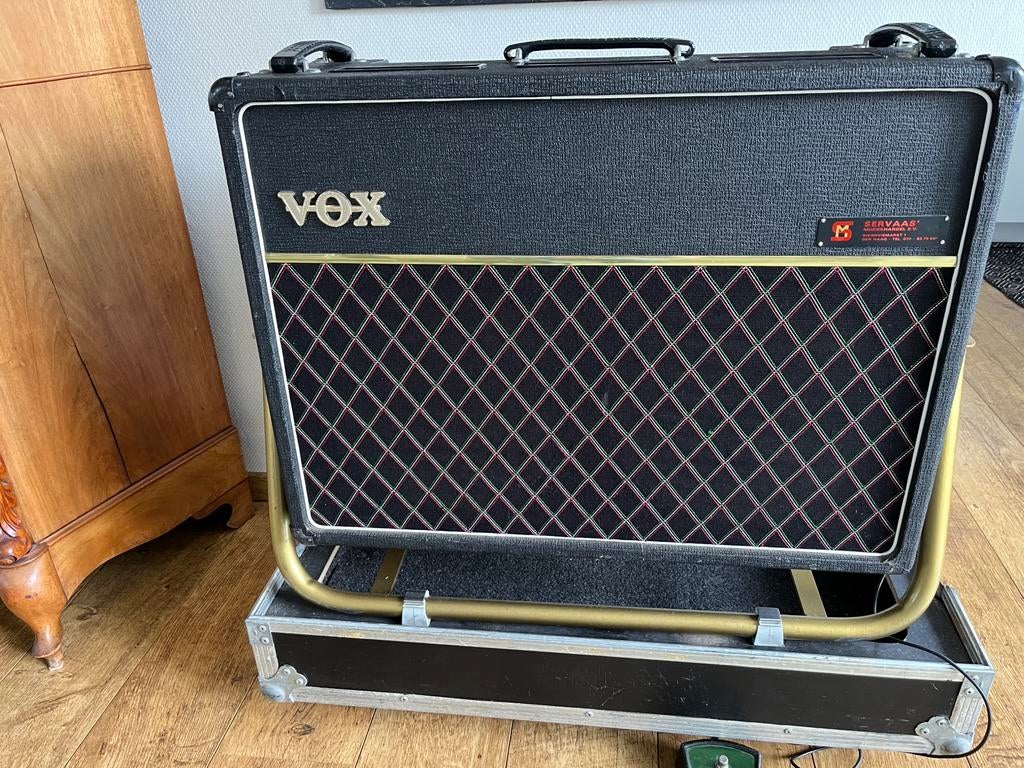 Vox AC 30 buizen versterker met flightcase i.z.g.s UK made, Ophalen of Verzenden, Gebruikt, Minder dan 50 watt