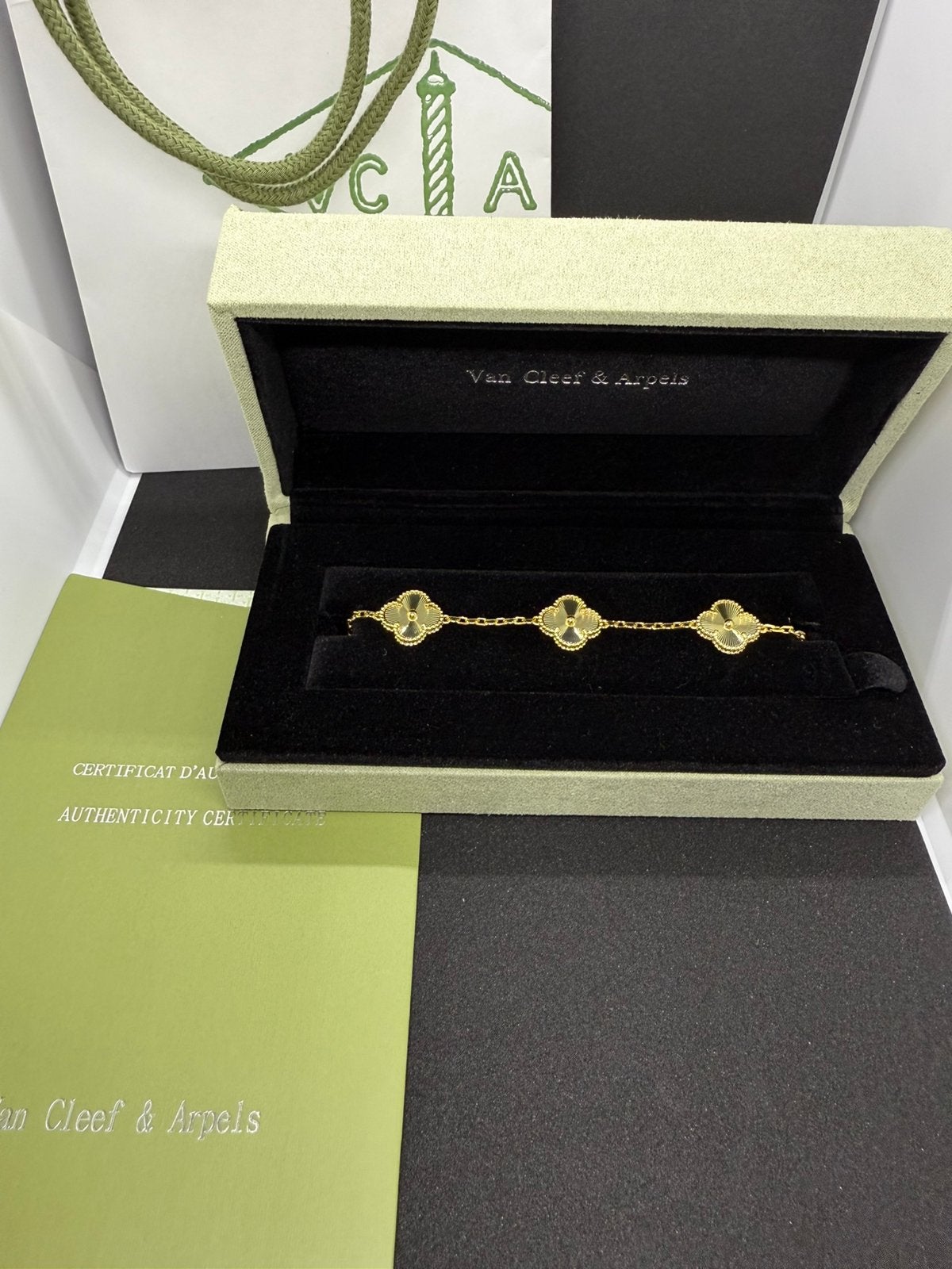 Van Cleef & Arpels - Alhambra Armband, Ophalen of Verzenden, Zo goed als nieuw, Goud, Zilver