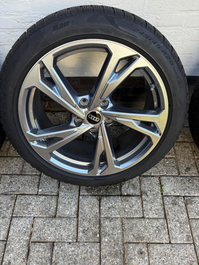 Audi RS e-tronGT 20 inch nieuw incl pirelli winterbanden, Ophalen, Velg(en), 285 mm, Nieuw