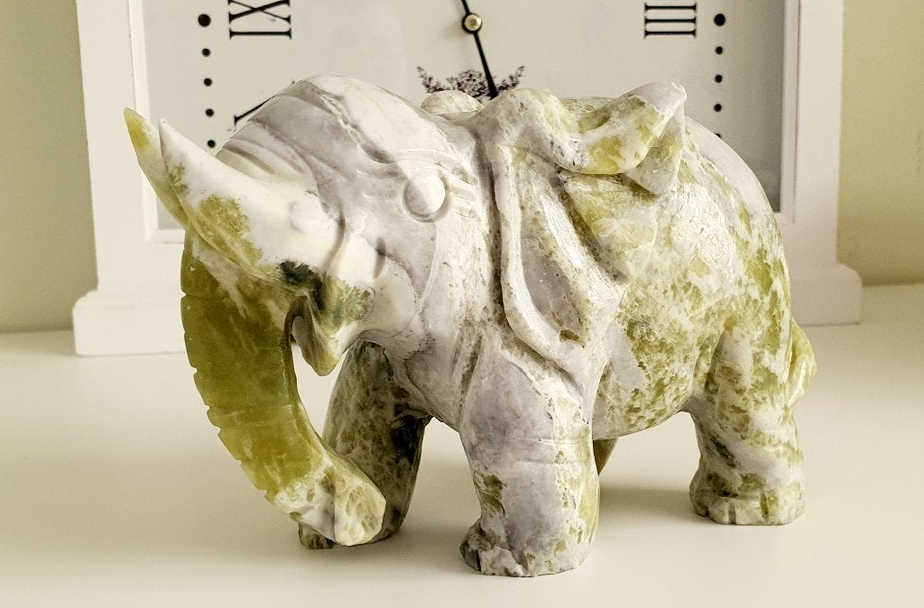 Lizardiet Noorse Jade Olifant pracht exemplaar! ruim 2 kilo, Ophalen of Verzenden, Mineraal