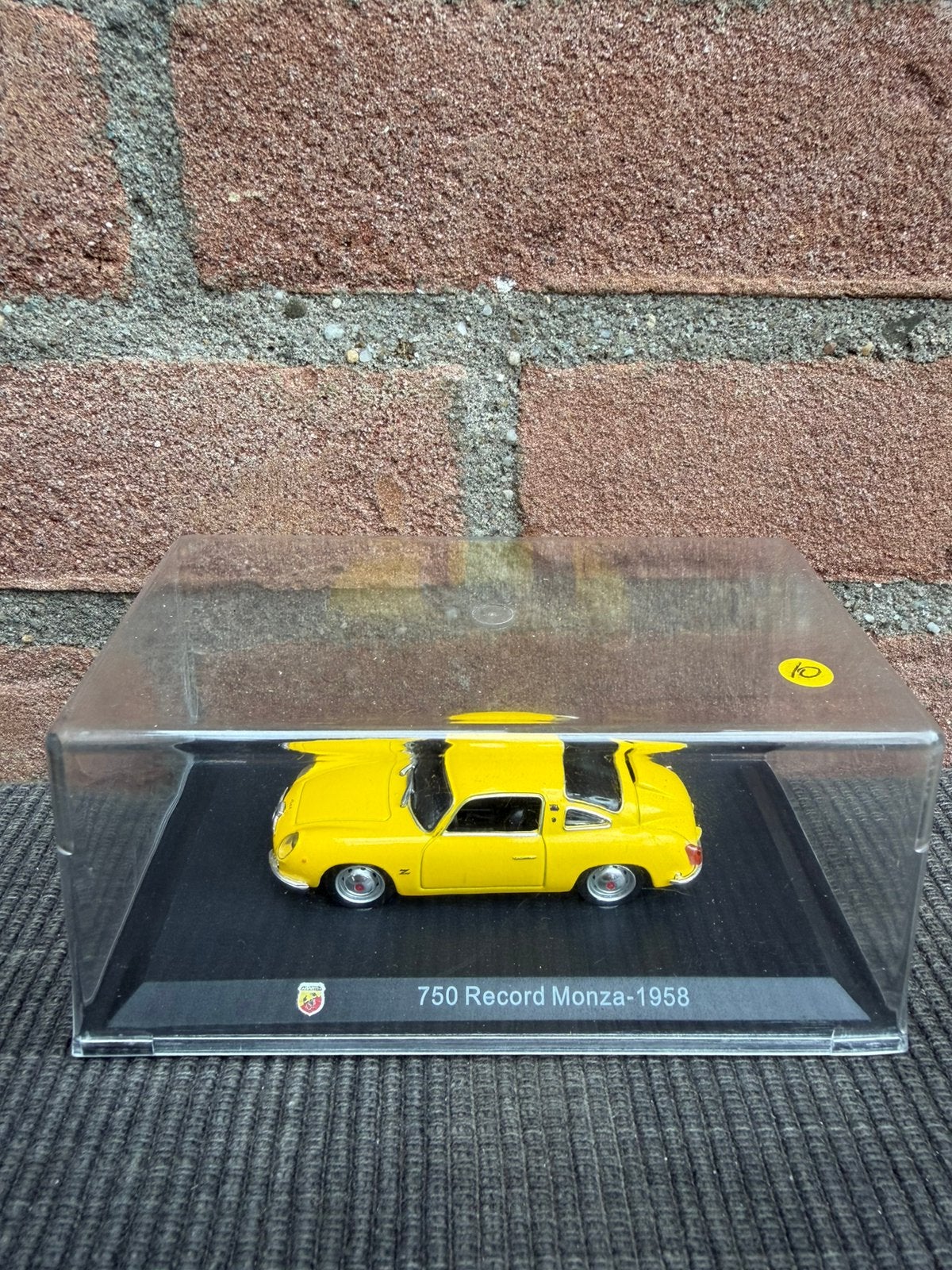 1:43 Abarth 750 record Monza ……… 10,-, Ophalen of Verzenden, Zo goed als nieuw, Auto, Overige merken