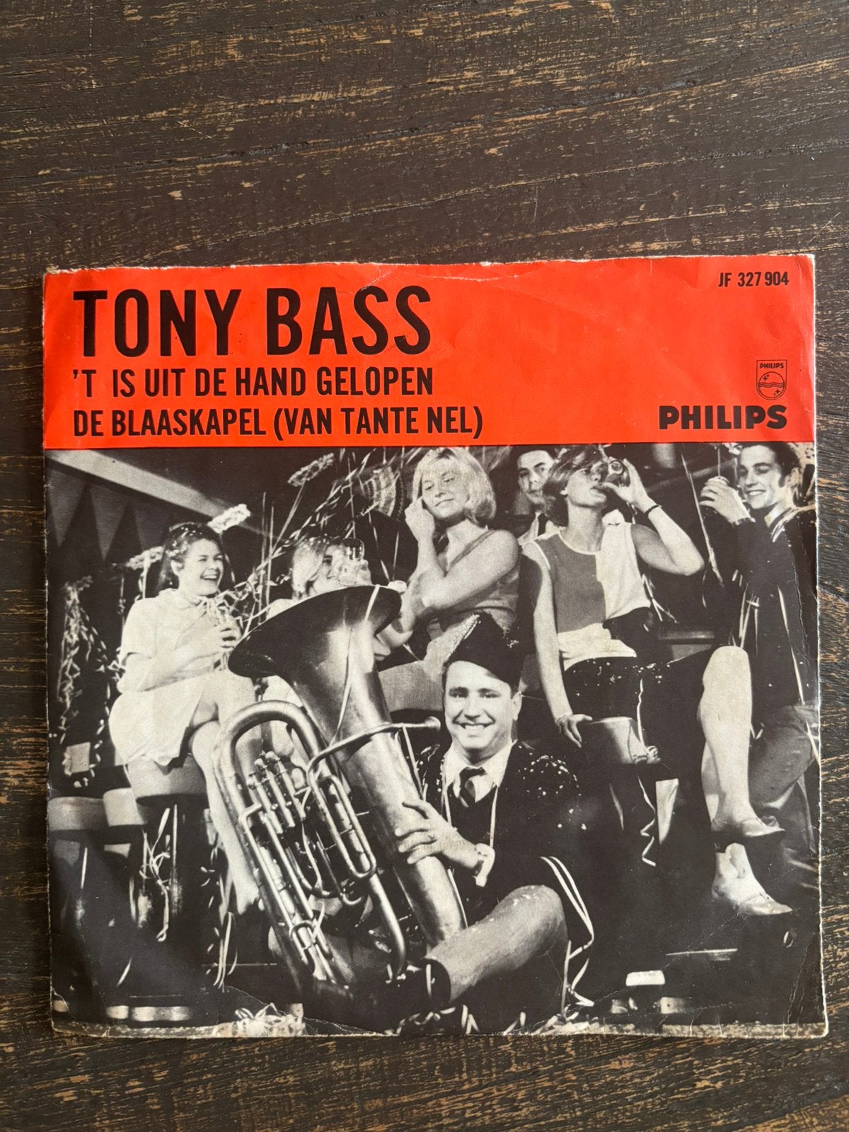 Tony Bass.  Let op! Label is een misprint, Ophalen of Verzenden, Zo goed als nieuw, Nederlandstalig