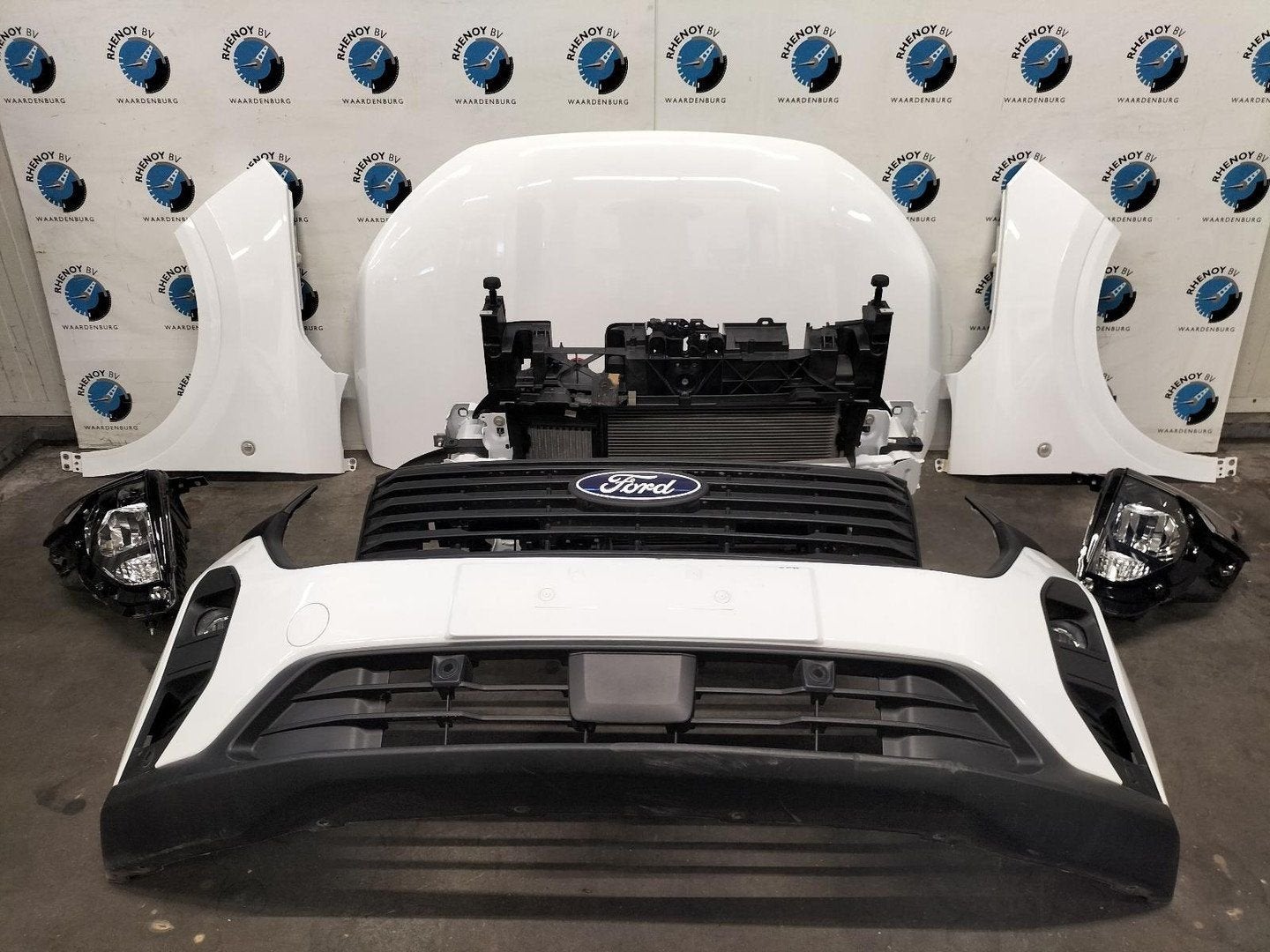 FORD TRANSIT COURIER VOORKOP COMPLEET 2024, Ophalen of Verzenden, Gebruikt, Stiba lid