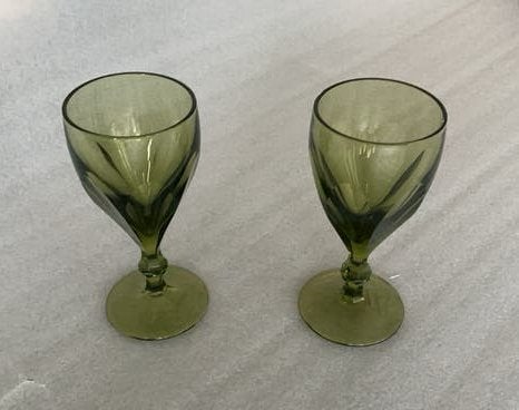 Wijnglazen, groen glas, Ophalen of Verzenden, Zo goed als nieuw, Overige typen
