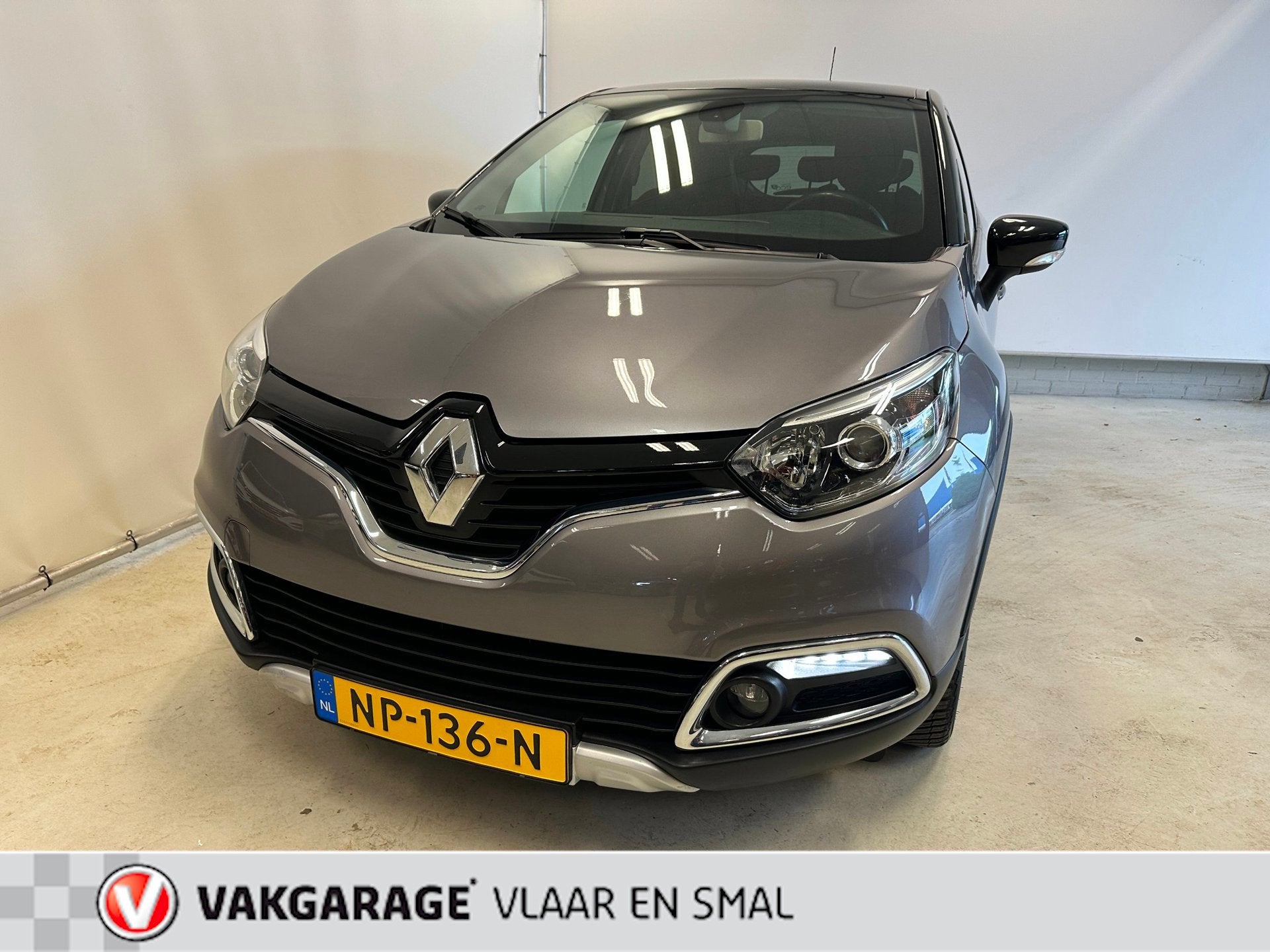 Renault Captur 0.9 TCe Xmod luxe uitvoering en zuinig.Goed o, Auto's, 898 cc, Stof, Gebruikt, 49 €/maand