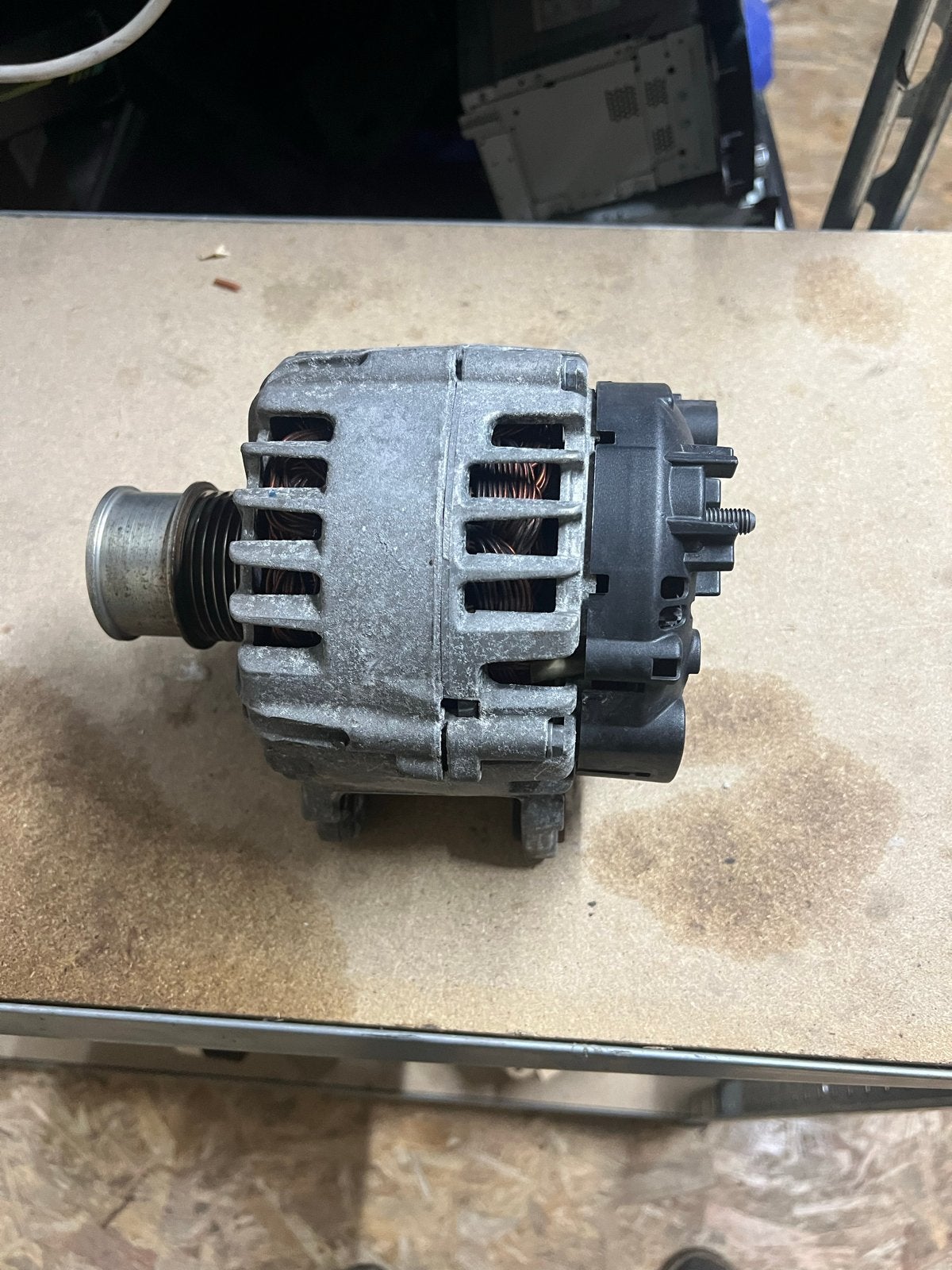 Volkswagen Dynamo - Origineel VW AG Valeo 14V 140A, Ophalen of Verzenden, Gebruikt, Volkswagen