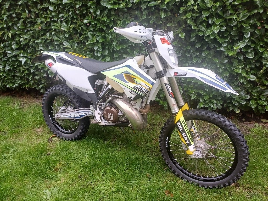 husqvarna 250 te 2 enduro  2015  3762km zeer net, Motoren, 250 cc, Gebruikt, Particulier, Enduro