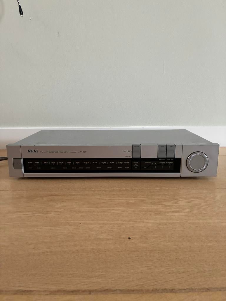 VINTAGE AKAI AT-K1 FM / AM STEREO TUNER, Ophalen, Gebruikt, Analoog