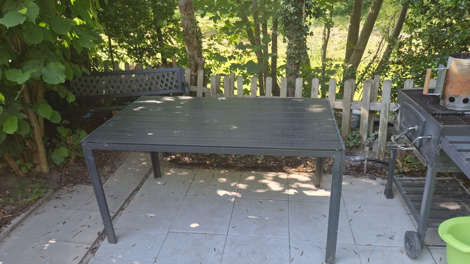 Gratis: Riante tuintafel 180x140 cm - Kunsthout & Aluminium, Ophalen of Verzenden, Gebruikt, Rechthoekig, Aluminium
