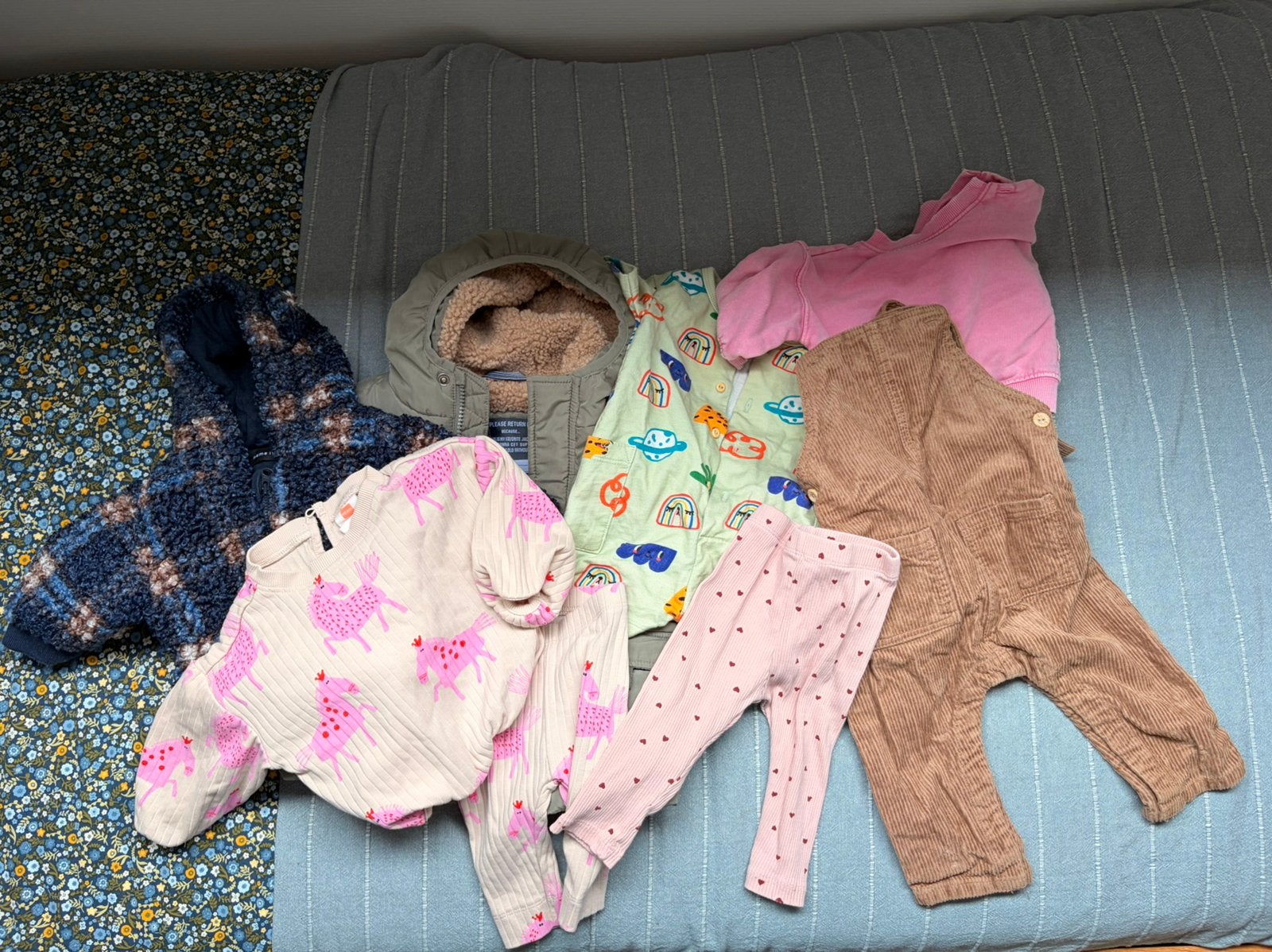 Baby jongens en meisjes kleren en jasjes verschillende maten, Kinderen en Baby's, Babykleding | Baby-kledingpakketten, Ophalen of Verzenden