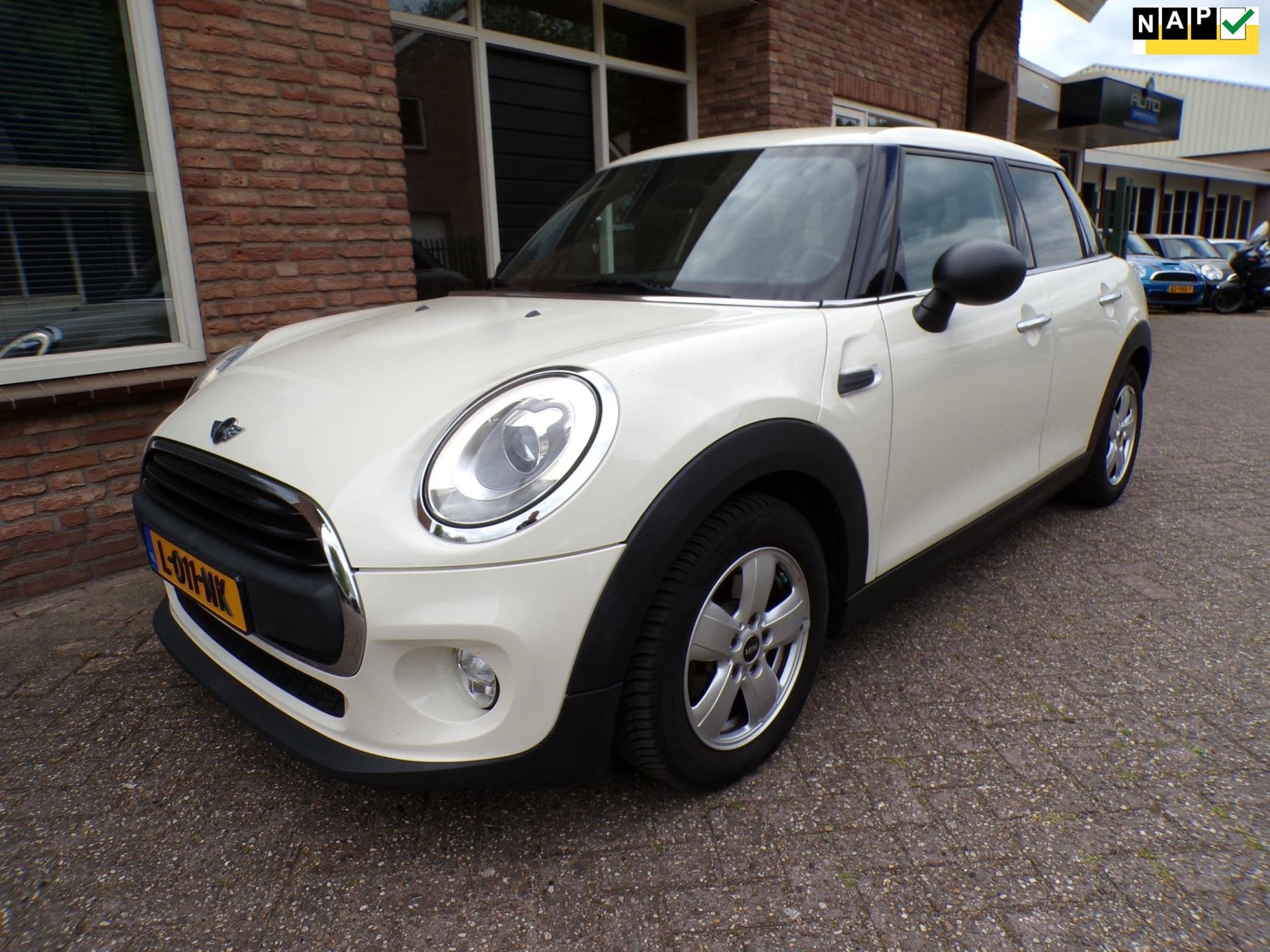 Mini Mini 1.2 One Half Leder / Clima / Navi, Gebruikt, Automatische klimaatregeling, 102 pk, Bedrijf