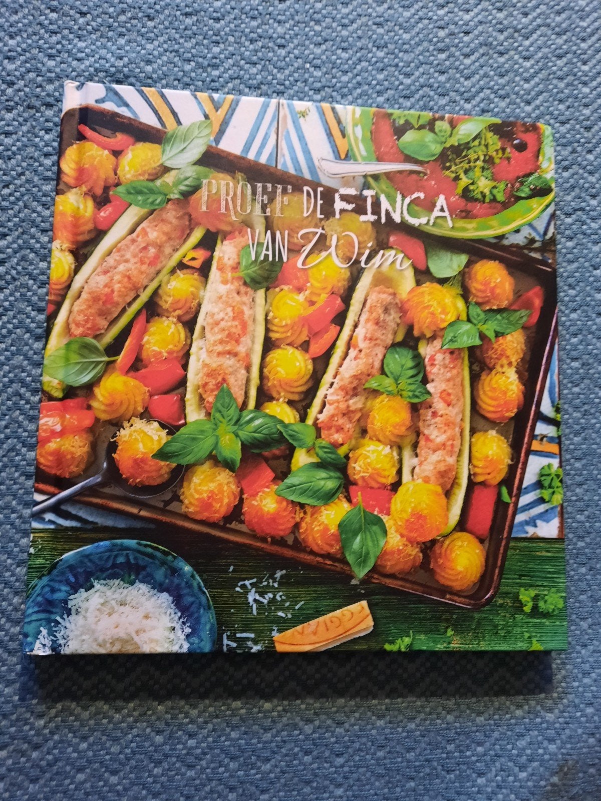 Proef de Finca van Wim - Kookboek Aviko, Boeken, Kookboeken, Wim Ballieu, Ophalen of Verzenden, Zo goed als nieuw, Hoofdgerechten