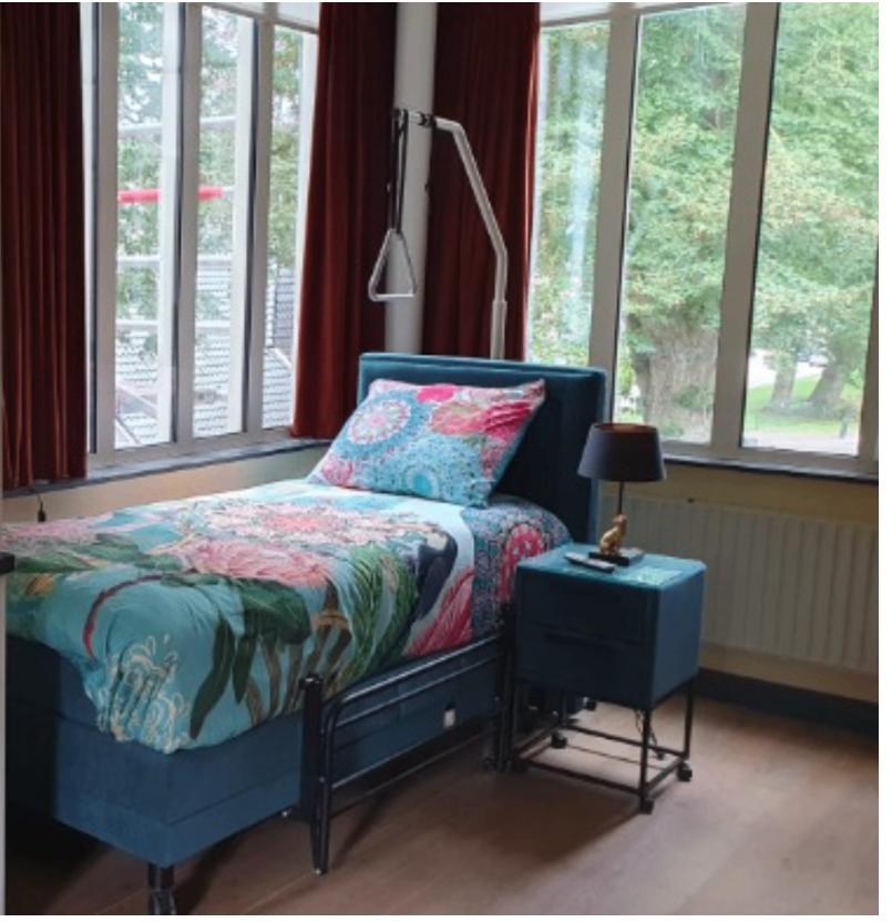 Prachtig stijlvol elektrisch 1prs (senioren) bed, Huis en Inrichting, Ophalen, Overige materialen, 90 cm, Eenpersoons