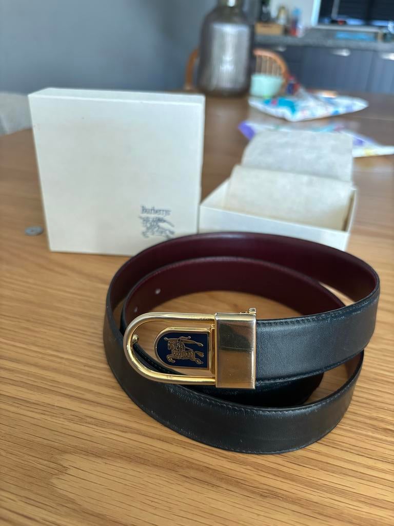 Burberrys Vintage Leren Riem met Gouden Gesp reversible belt, Kleding | Dames, Riemen en Ceinturen, Overige kleuren, 3 tot 5 cm