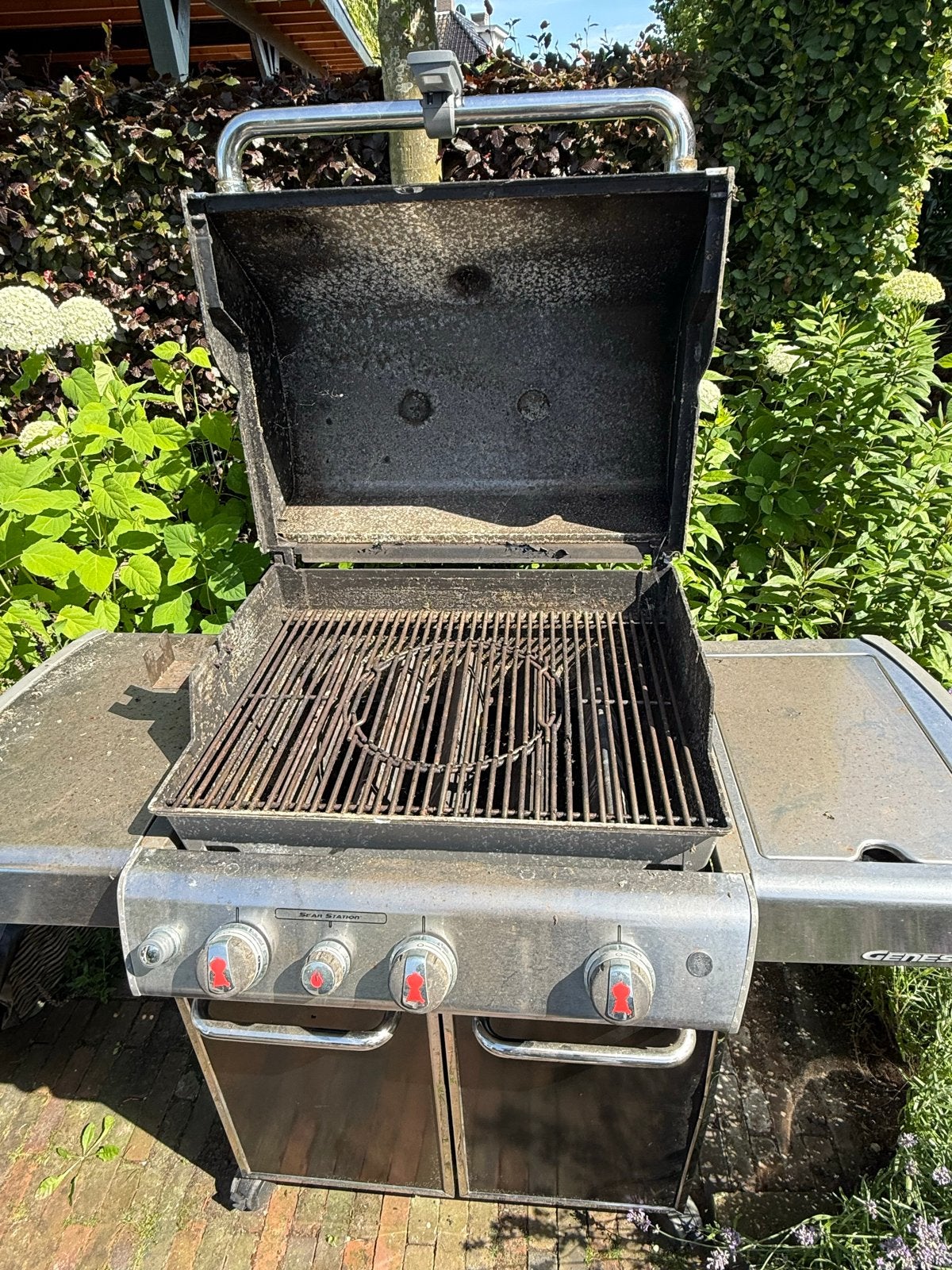 Weber BBQ Genesis - Opknapper, 4 jaar niet gebruikt. €100,00, Ophalen, Gebruikt