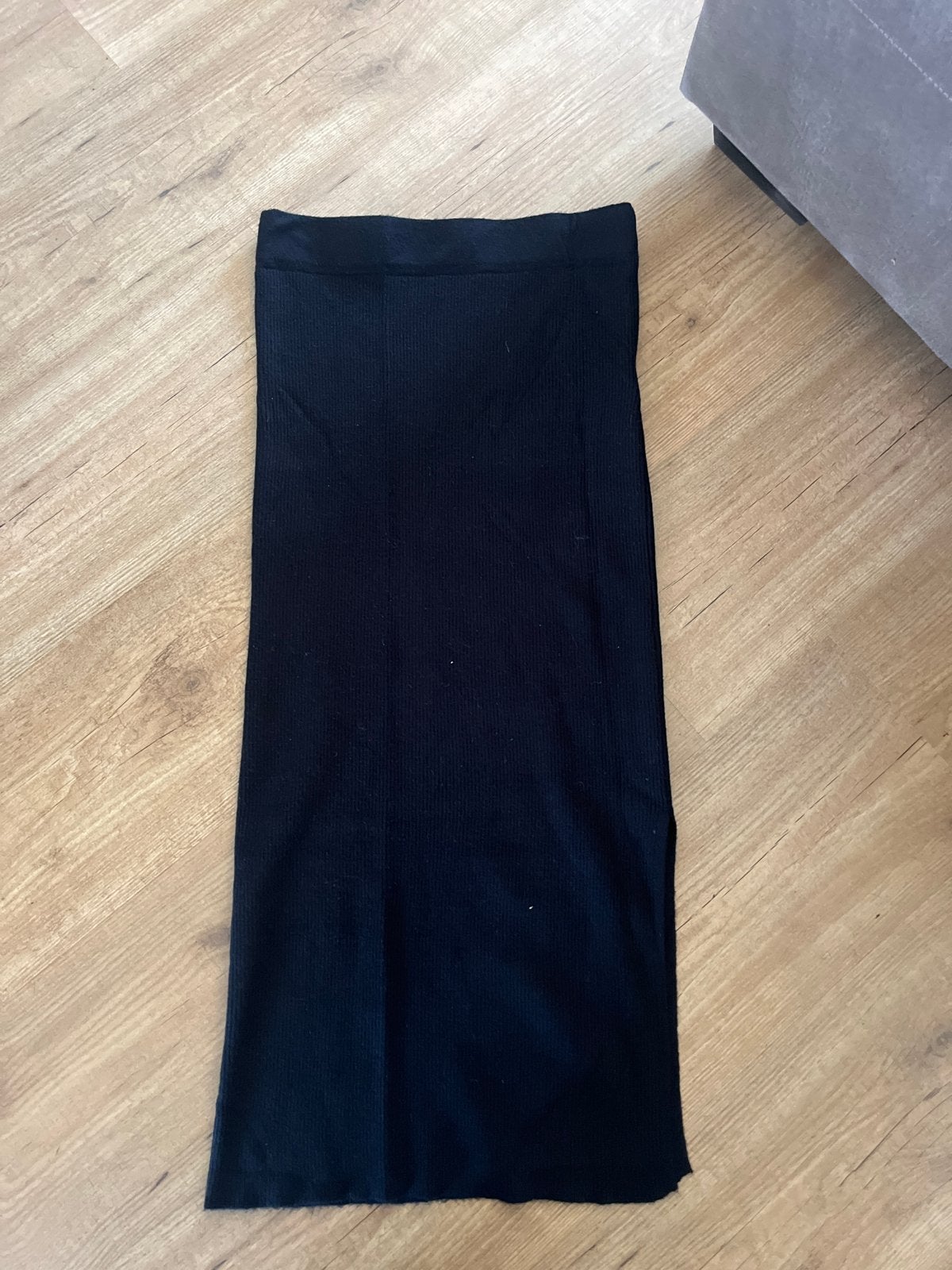Zwarte stretch rib rok met split, Kleding | Dames, Maat 38/40 (M), Zwart, Ophalen of Verzenden, Gedragen