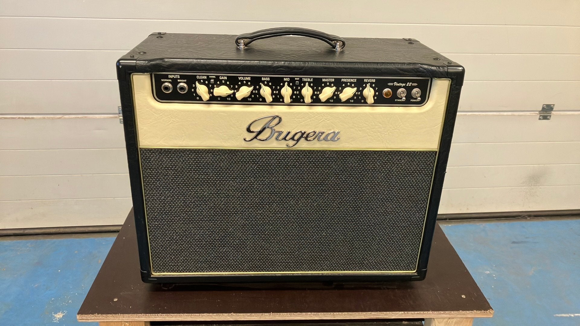 Bugera V22 gitaarversterker buizen combo, Ophalen, Gebruikt, Gitaar, Minder dan 50 watt